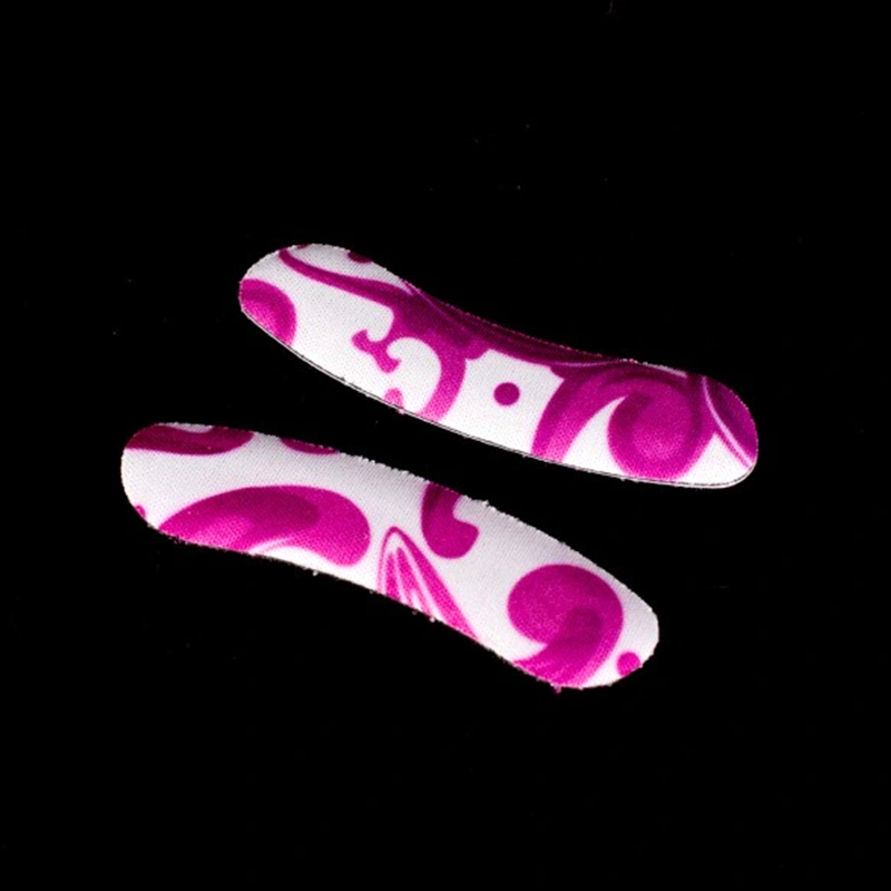 รองเท้าส้นเท้าที่นุ่มและสะดวกสบาย